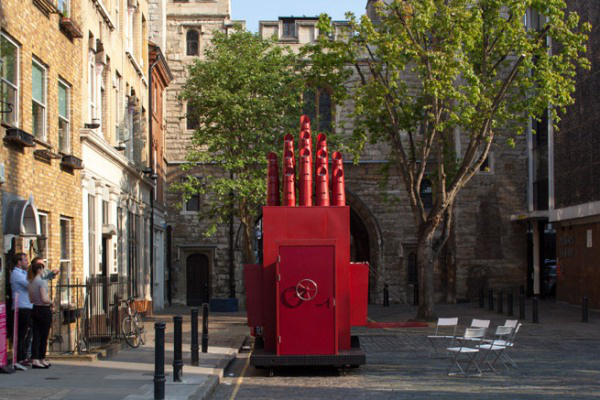 Tiny Travelling Theatre (photo by Simon Kennedy)