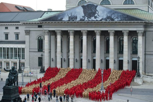 Spencer Tunick: Akt-event napfelkeltekor