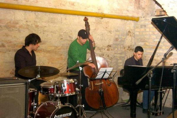 Oláh Krisztián Trio