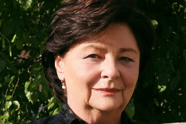 Bérel Ilona - Asszony a fronton, Rózsavölgyi Szalon