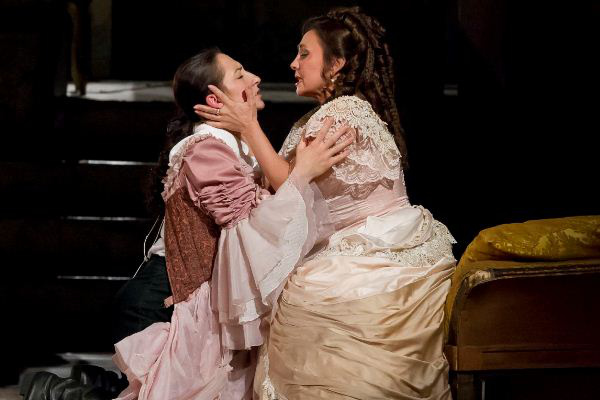 Balga Gabriella és Rost Andrea a Figaro házasságában