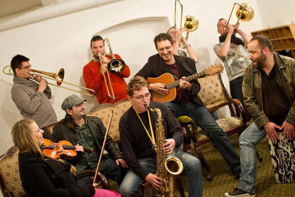 Mókus és a Fabula Rasa & Four Bones