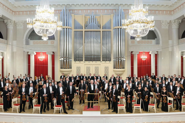 Jurij Tyemirkanov és a Szentpétervári Filharmonikus Zenekar