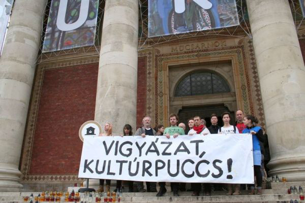 Vigyázat, Műcsarnok! - újra konferencia, Kultúrpuccs