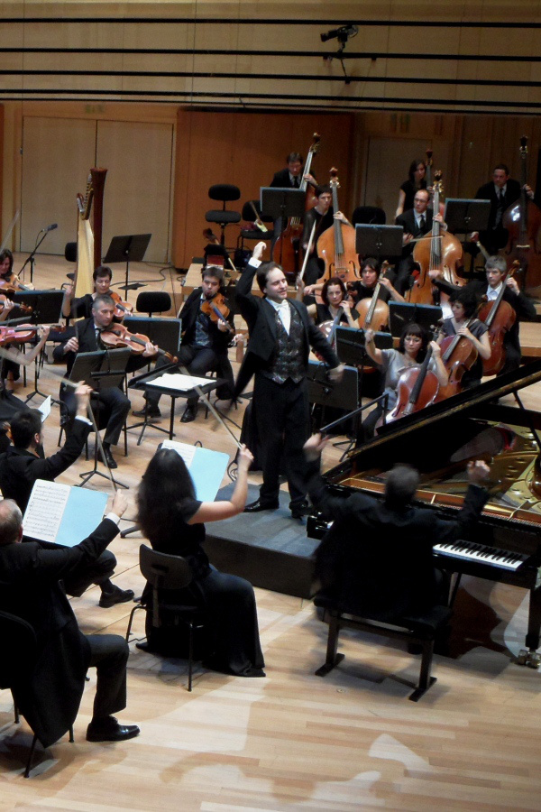 A Pannon Filharmonikusok és Várjon Dénes hangversenye a Bartók-maratonon
