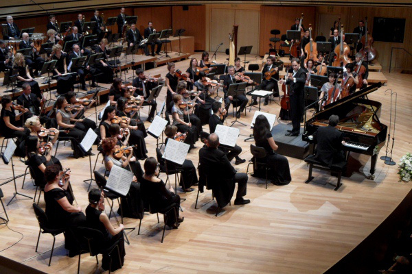 A Pannon Filharmonikusok és Várjon Dénes hangversenye a Bartók-maratonon