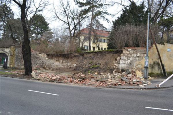 Földcsuszamlás a Bajor Gizi Színészmúzeumnál