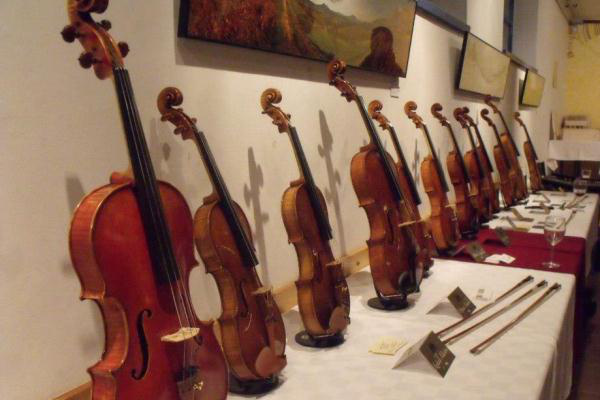 Vine&Violin Hegedűkészítők Szalonja a Fonóban