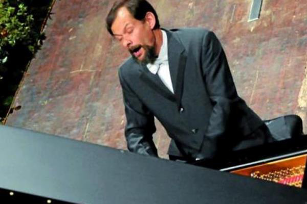 Enrico Pace