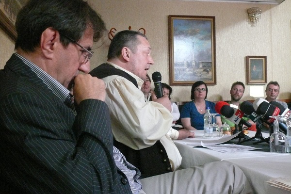 Eperjes Károly és Vidnyánszky Attila a Nemzeti Színház 2013. május 3-i sajtótájékoztatóján