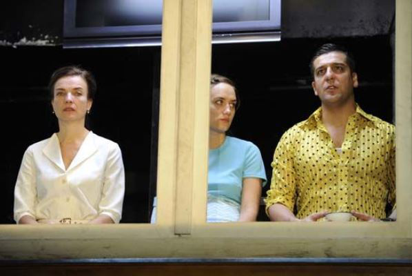 Kováts Adél, Petrik Andrea és Csányi Sándor a Vágyvillamos c. előadásban