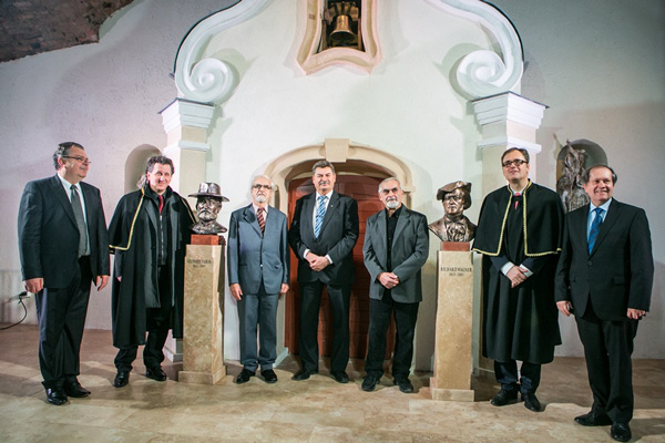 Békési Imre, Ókovács Szilveszter, Huber József, Szabolcs Attila, Pogáts István, Káel Csaba, Záborszky Kálmán Budafok Borvárosban