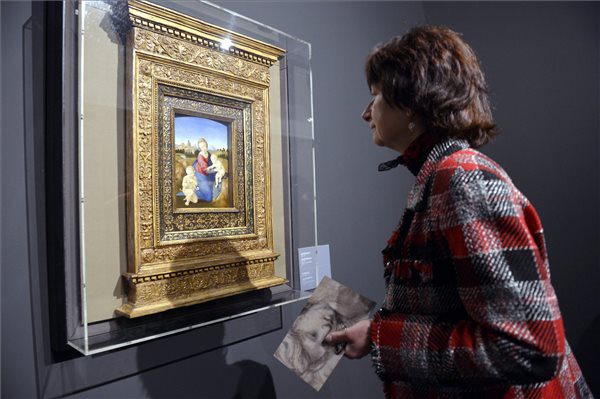 Raffaello Esterházy Madonna című festménye Az eszmény diadala c. kiállításon