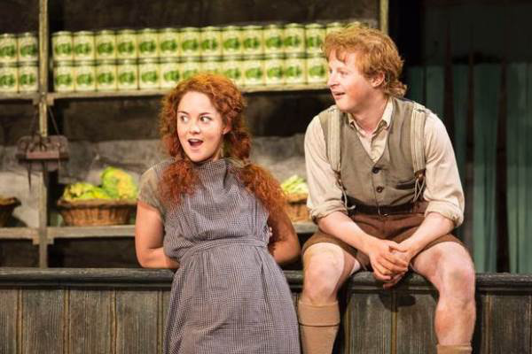 Sarah Greene és Conor MacNeill A kripliben