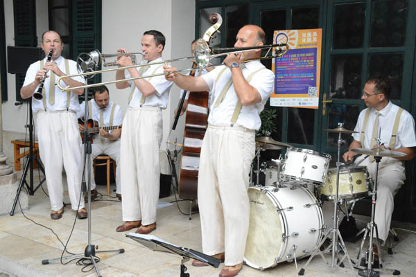 Hot Jazz Band