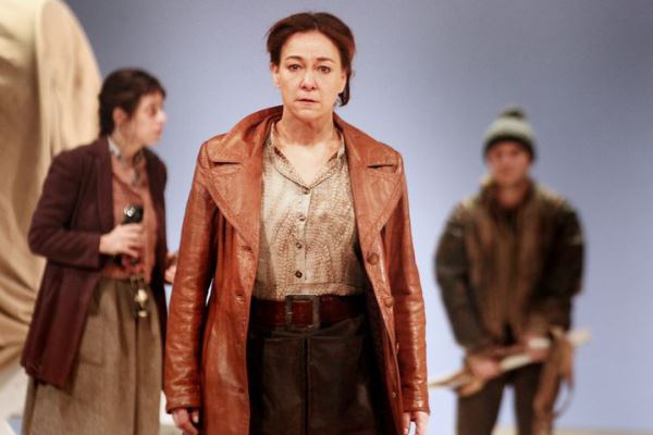 Fullajtár Andrea - Kurázsi mama és gyermekei
