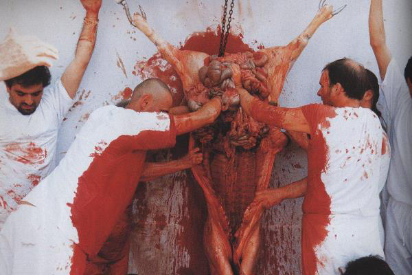 Jelenet Hermann Nitsch orgia-misztérium színházából