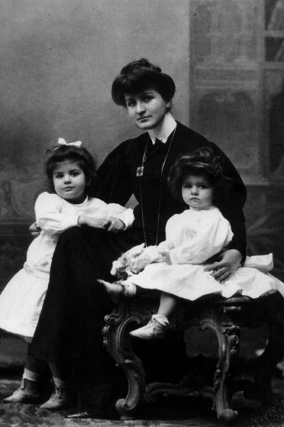 Alma Maria Mahler-Werfel gyermekeivel