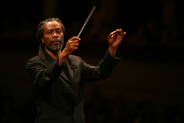 Bobby McFerrin vezényel