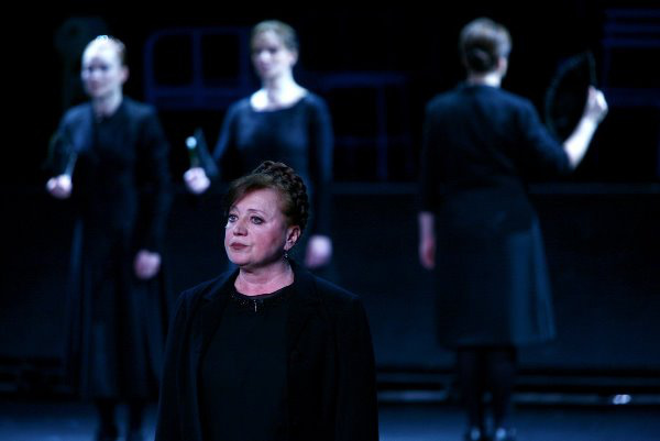Bernarda Alba háza - Csákányi Eszter