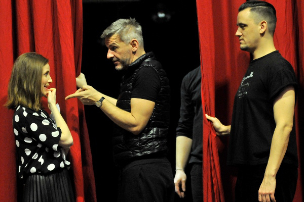 Kabaré, Budapest Bábszínház - Mórocz Adrienn, Alföldi Róbert, Bercsényi Péter (Fotó: Éder Vera)