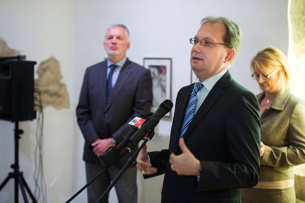Hoppál Péter a Chagall-kiállítás megnyitóján (Fotó: Sóki Tamás, MTI)