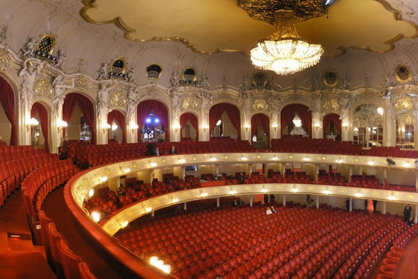 Komische Oper, Berlin