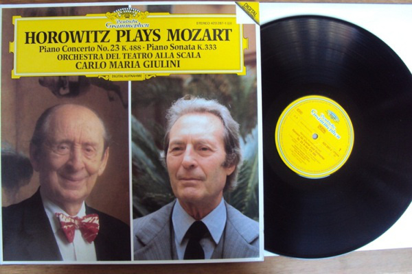 Horowitz plays Mozart