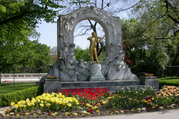 Johann Strauss aranyozott portréja (Forrás: Austria-forum.org)