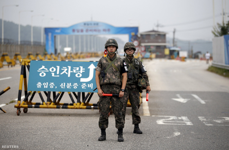 Dél-koreai katonák a két ország közti demilitarizált övezetben