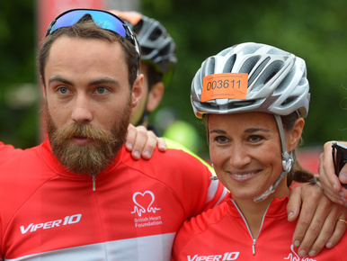 Pippa Middleton és a sármos bátyja fürdőruhás képeitől rögtön jobb kedve lesz