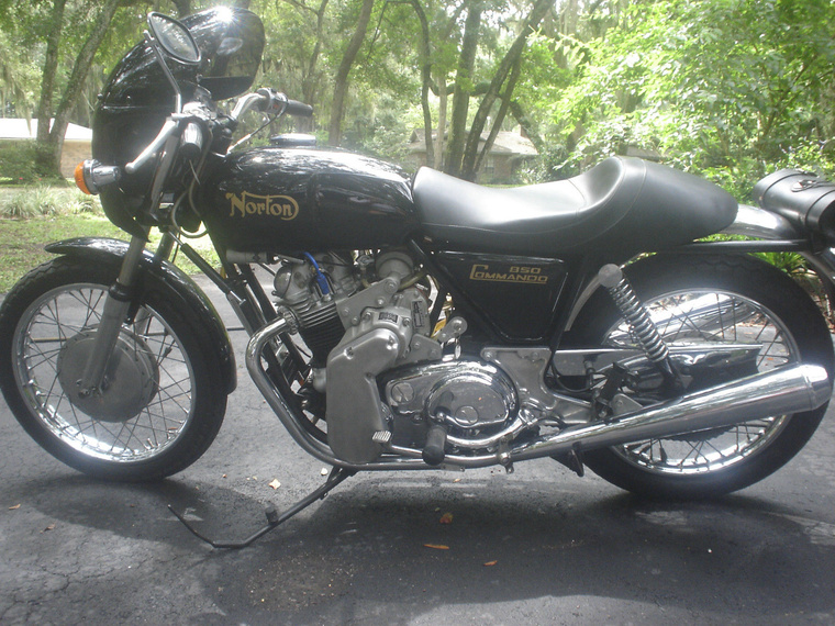 Norton Commando 850