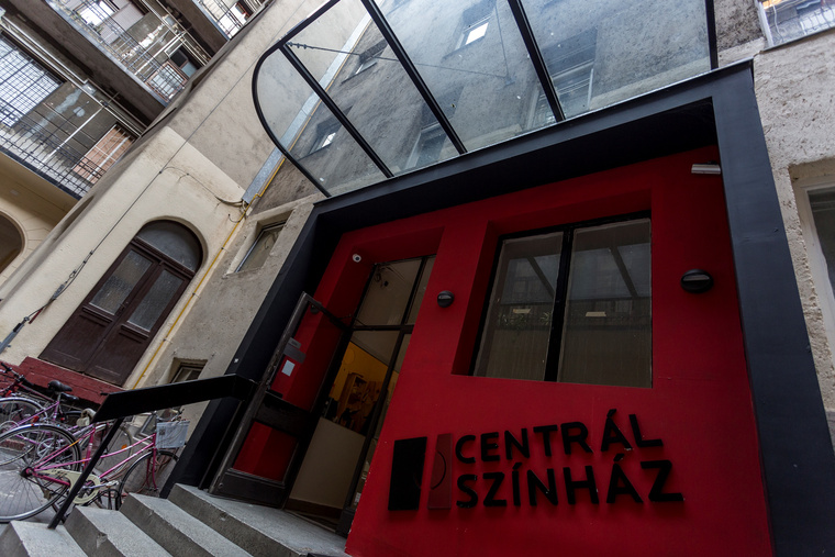 A Centrál Színház művészbejárója