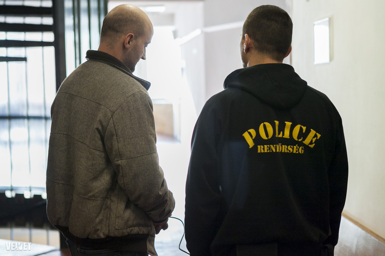 2014.01.14-én kezdődött meg B Béla, a Tápiószelén meggyilkolt gyermek édesapjának a kihallgatása a Pest Megyei Bíróság Thököly úti épületében.