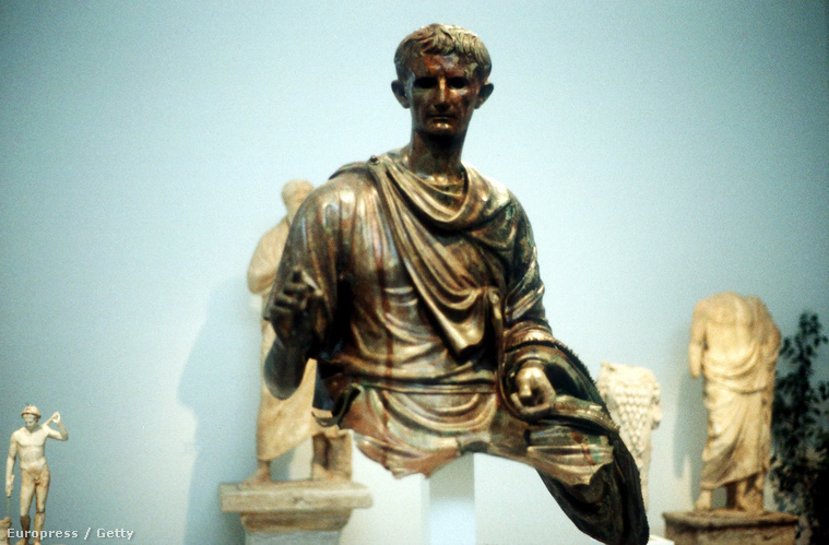 Octavianus szobra