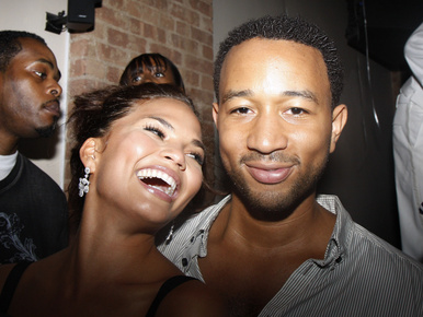 Hát ez volt a titok Chrissy Teigen és férje tökéletes életében