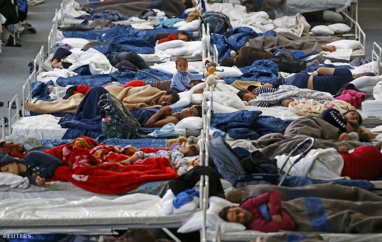 Menekültek egy hanaui befogadóállomáson